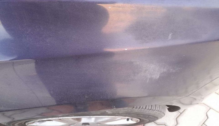 2014 Volkswagen Vento HIGHLINE DIESEL 1.6, Diesel, Manual, 1,05,713 km, Right fender - Paint has minor damage