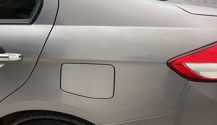 2017 Maruti Ciaz ZETA 1.4  AT PETROL, Petrol, Automatic, 62,898 km, Left quarter panel - Minor scratches