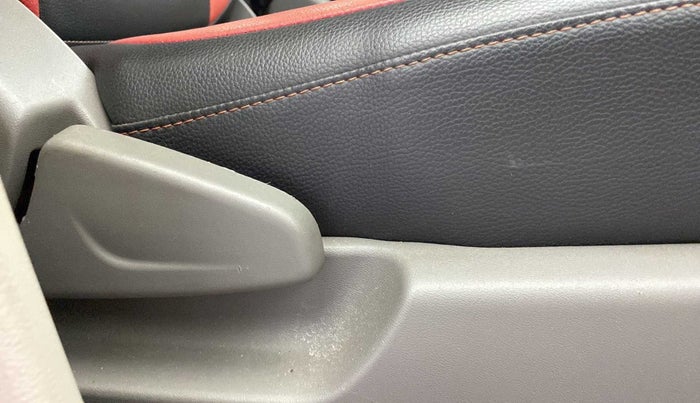 2016 Datsun Redi Go T (O), Petrol, Manual, 29,014 km, Driver Side Adjustment Panel