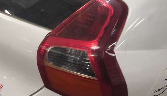 2017 Datsun Redi Go T (O), Petrol, Manual, 75,695 km, Right tail light - Minor damage