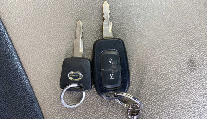 2017 Datsun Redi Go T (O), Petrol, Manual, 75,695 km, Key Close Up