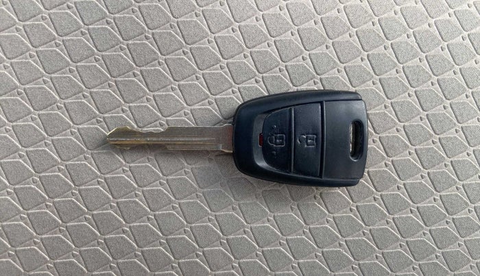 2018 Hyundai NEW SANTRO SPORTZ MT, Petrol, Manual, 11,176 km, Key Close Up