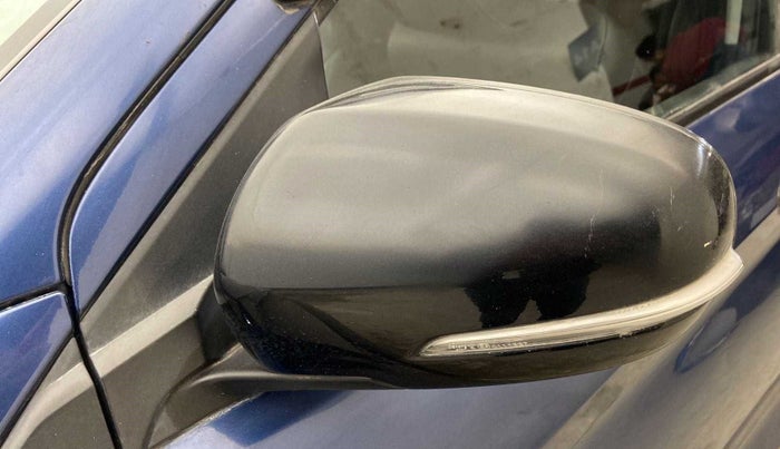 2019 Maruti XL6 ALPHA MT, Petrol, Manual, 35,435 km, Left rear-view mirror - Minor folding noise