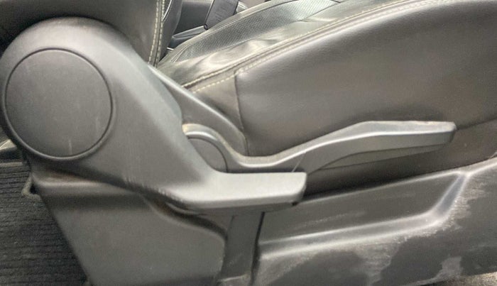 2019 Maruti XL6 ALPHA MT, Petrol, Manual, 35,435 km, Driver Side Adjustment Panel