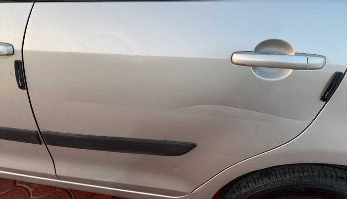 2015 Maruti Swift LXI (O), Petrol, Manual, 93,713 km, Rear left door - Minor scratches