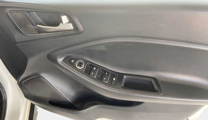 2016 Hyundai i20 Active 1.4 SX, Diesel, Manual, 1,01,865 km, Driver Side Door Panels Control