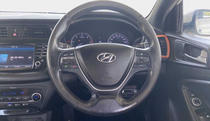 2016 Hyundai i20 Active 1.4 SX, Diesel, Manual, 1,01,865 km, Steering Wheel Close Up