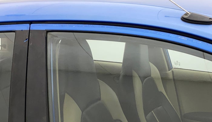 2014 Honda Brio S MT, Petrol, Manual, 74,656 km, Driver-side door - Door visor damaged
