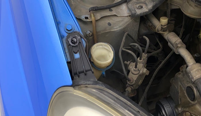 2014 Honda Brio S MT, Petrol, Manual, 74,656 km, Front windshield - Wiper bottle cap missing