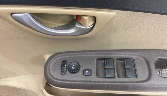 2012 Honda Brio V MT, Petrol, Manual, 56,896 km, Driver Side Door Panels Control