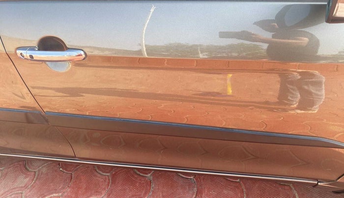 2020 Maruti Ciaz ALPHA 1.5 SHVS PETROL, Petrol, Manual, 43,648 km, Driver-side door - Door visor damaged