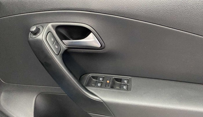 2016 Volkswagen Polo COMFORTLINE 1.2L, Petrol, Manual, 44,232 km, Driver Side Door Panels Control