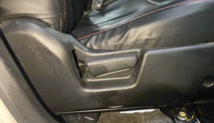 2019 Maruti Alto LXI, Petrol, Manual, 25,480 km, Driver Side Adjustment Panel