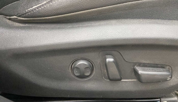 2018 Hyundai New Elantra 2.0 SX(O) AT PETROL, Petrol, Automatic, 54,807 km, Driver Side Adjustment Panel