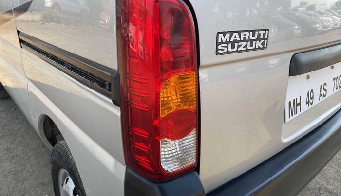 2018 Maruti Eeco 5 STR WITH A/C+HTR, Petrol, Manual, 63,984 km, Left tail light - Minor damage