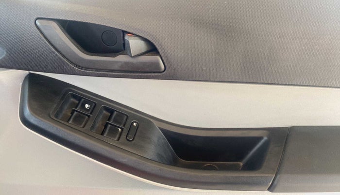 2022 Tata Tiago XT CNG, CNG, Manual, 37,750 km, Driver Side Door Panels Control