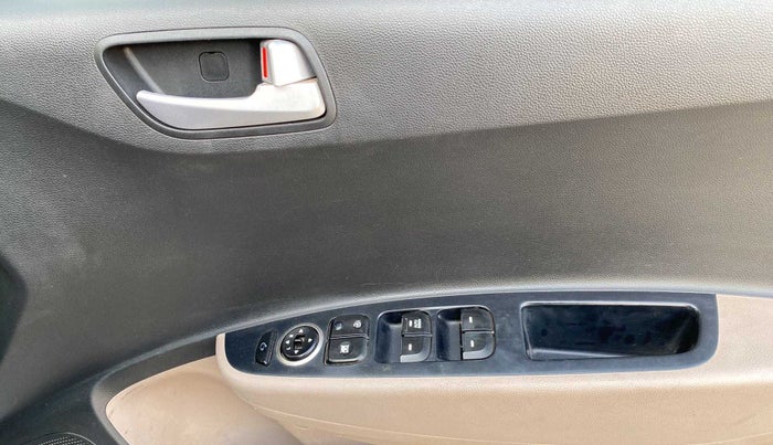 2018 Hyundai Grand i10 ASTA 1.2 KAPPA VTVT, Petrol, Manual, 35,650 km, Driver Side Door Panels Control