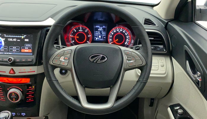 2022 Mahindra XUV300 W8 (O) 1.5 DIESEL, Diesel, Manual, 27,747 km, Steering Wheel Close Up