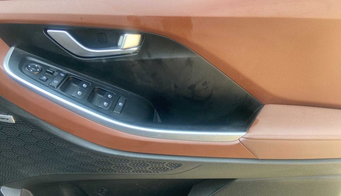 2022 Hyundai ALCAZAR 2.0 SIGNATURE (O) AT 7STR, Petrol, Automatic, 11,009 km, Driver Side Door Panels Control