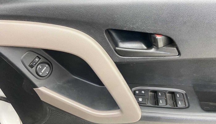 2016 Hyundai Creta E PLUS 1.6 PETROL, Petrol, Manual, 66,040 km, Driver Side Door Panels Control