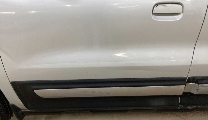 2020 Maruti S PRESSO VXI+, Petrol, Manual, 27,096 km, Front passenger door - Minor scratches
