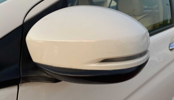 2015 Honda City 1.5L I-VTEC V MT, Petrol, Manual, 61,795 km, Left rear-view mirror - Minor folding noise