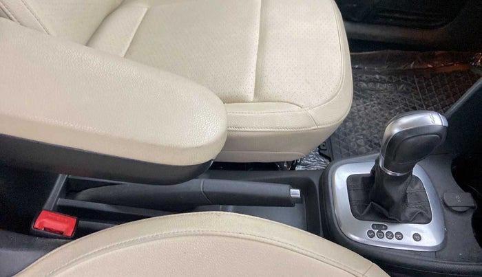 2019 Volkswagen Vento HIGHLINE PLUS 1.2 AT 16 ALLOY, Petrol, Automatic, 16,897 km, Gear Lever