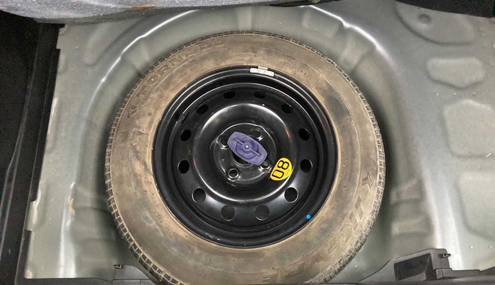2019 Maruti Swift ZDI AMT, Diesel, Automatic, 43,836 km, Dicky (Boot door) - Tool missing
