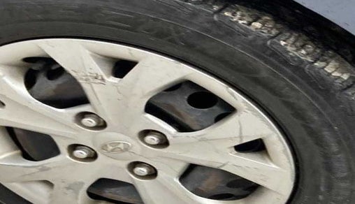 2014 Hyundai Grand i10 MAGNA 1.2 KAPPA VTVT, Petrol, Manual, 83,067 km, Left front tyre - Minor crack