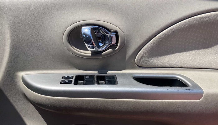 2016 Nissan Micra XV CVT, Petrol, Automatic, 46,409 km, Driver Side Door Panels Control