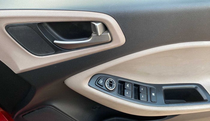 2016 Hyundai Elite i20 ASTA 1.2 (O), Petrol, Manual, 51,650 km, Driver Side Door Panels Control
