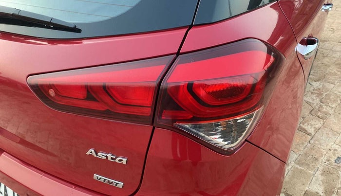2016 Hyundai Elite i20 ASTA 1.2 (O), Petrol, Manual, 51,650 km, Right tail light - Minor damage