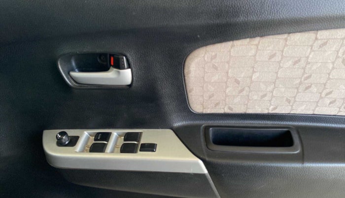2014 Maruti Wagon R 1.0 VXI, Petrol, Manual, 54,429 km, Driver Side Door Panels Control