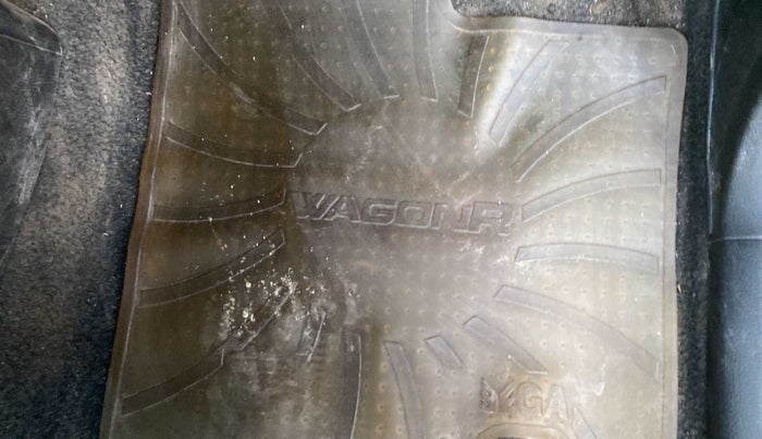 2018 Maruti Wagon R 1.0 VXI, Petrol, Manual, 28,296 km, Flooring - Minor discolouration