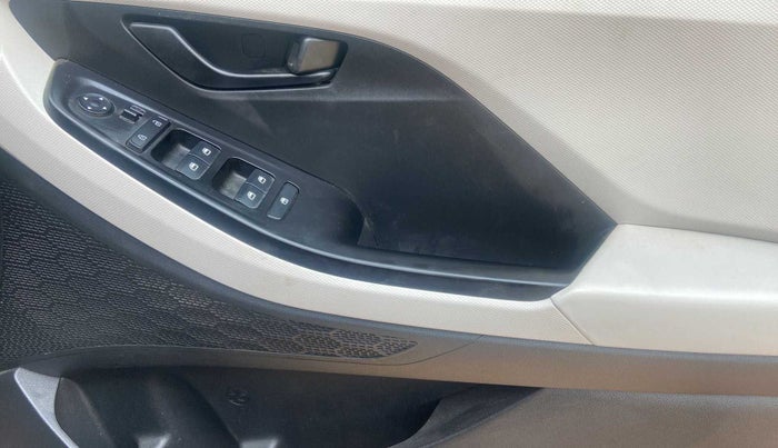 2022 Hyundai Creta EX 1.5 PETROL, Petrol, Manual, 14,934 km, Driver Side Door Panels Control