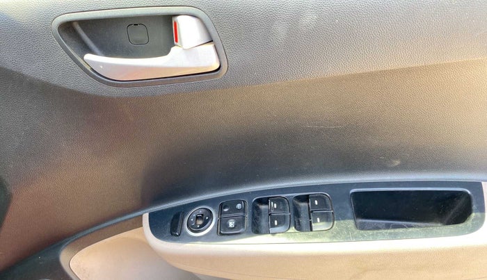 2016 Hyundai Grand i10 SPORTZ 1.2 KAPPA VTVT, Petrol, Manual, 65,973 km, Driver Side Door Panels Control