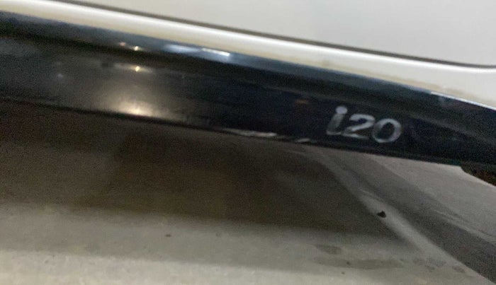 2022 Hyundai NEW I20 SPORTZ 1.2 MT, Petrol, Manual, 17,310 km, Left running board - Minor scratches