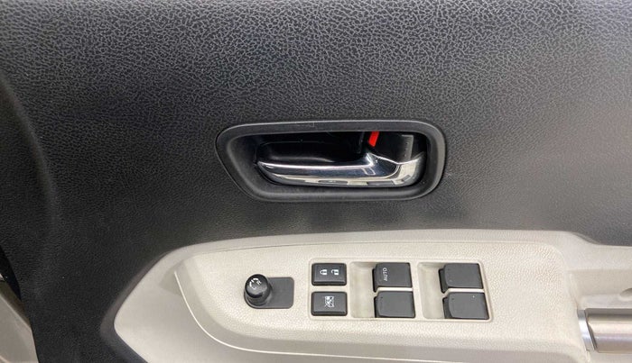 2018 Maruti IGNIS DELTA 1.2 AMT, Petrol, Automatic, 39,573 km, Driver Side Door Panels Control