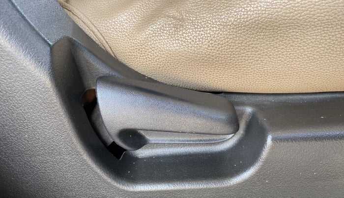 2018 Maruti Wagon R 1.0 VXI+, Petrol, Manual, 41,038 km, Driver Side Adjustment Panel