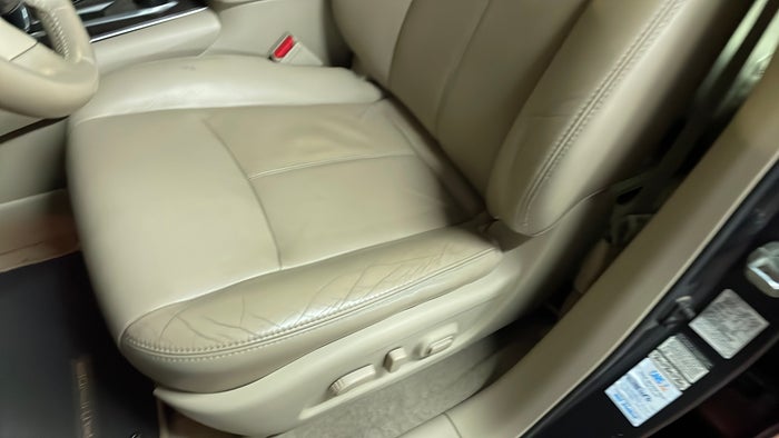 NISSAN PATHFINDER-Seat LHS Front Depressed/Pressure Mark