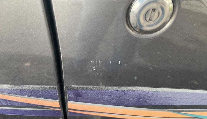 2018 Datsun Go T, Petrol, Manual, 61,925 km, Driver-side door - Minor scratches
