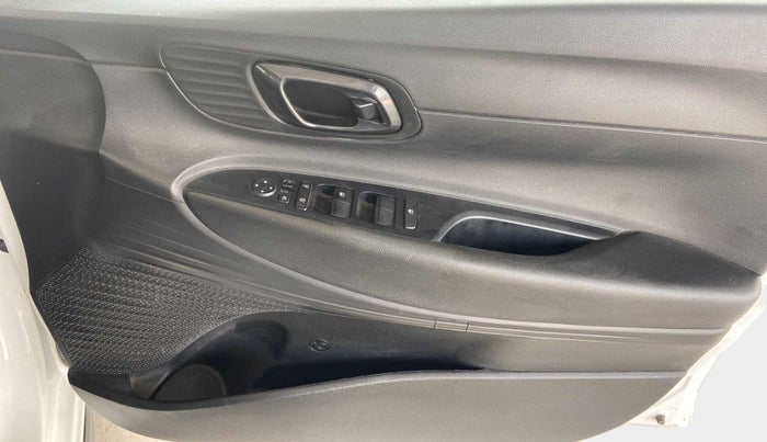 2020 Hyundai NEW I20 SPORTZ 1.0T GDI IMT, Petrol, Manual, 22,076 km, Driver Side Door Panels Control