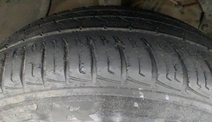 2017 Maruti Vitara Brezza LDI (O), Diesel, Manual, 82,218 km, Right Front Tyre Tread