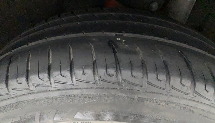 2017 Maruti Vitara Brezza LDI (O), Diesel, Manual, 82,218 km, Left Rear Tyre Tread