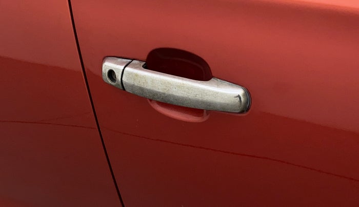 2017 Maruti Vitara Brezza LDI (O), Diesel, Manual, 82,218 km, Driver-side door - Chrome on handle has slight discoularation