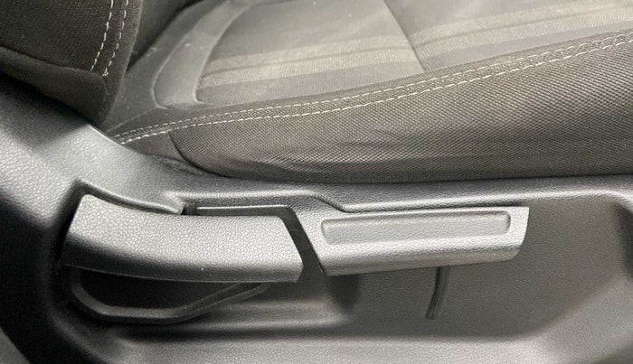 2019 Hyundai VENUE SX 1.0 TURBO, Petrol, Manual, 28,415 km, Driver Side Adjustment Panel