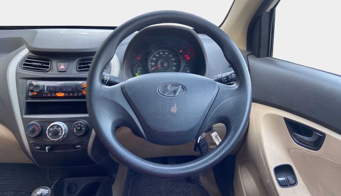 2017 Hyundai Eon ERA +, Petrol, Manual, 33,001 km, Steering Wheel Close Up