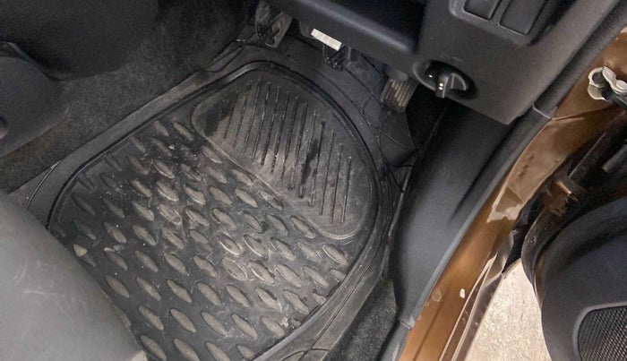 2019 Datsun Go Plus T(O), Petrol, Manual, 30,616 km, Flooring - Minor discolouration