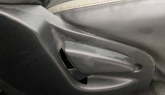 2019 Datsun Go Plus T(O), Petrol, Manual, 30,616 km, Driver Side Adjustment Panel