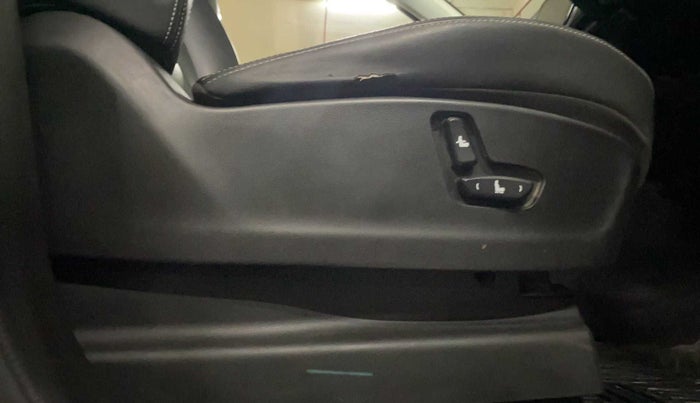 2019 MG HECTOR SHARP 1.5 DCT PETROL, Petrol, Automatic, 58,745 km, Driver Side Adjustment Panel